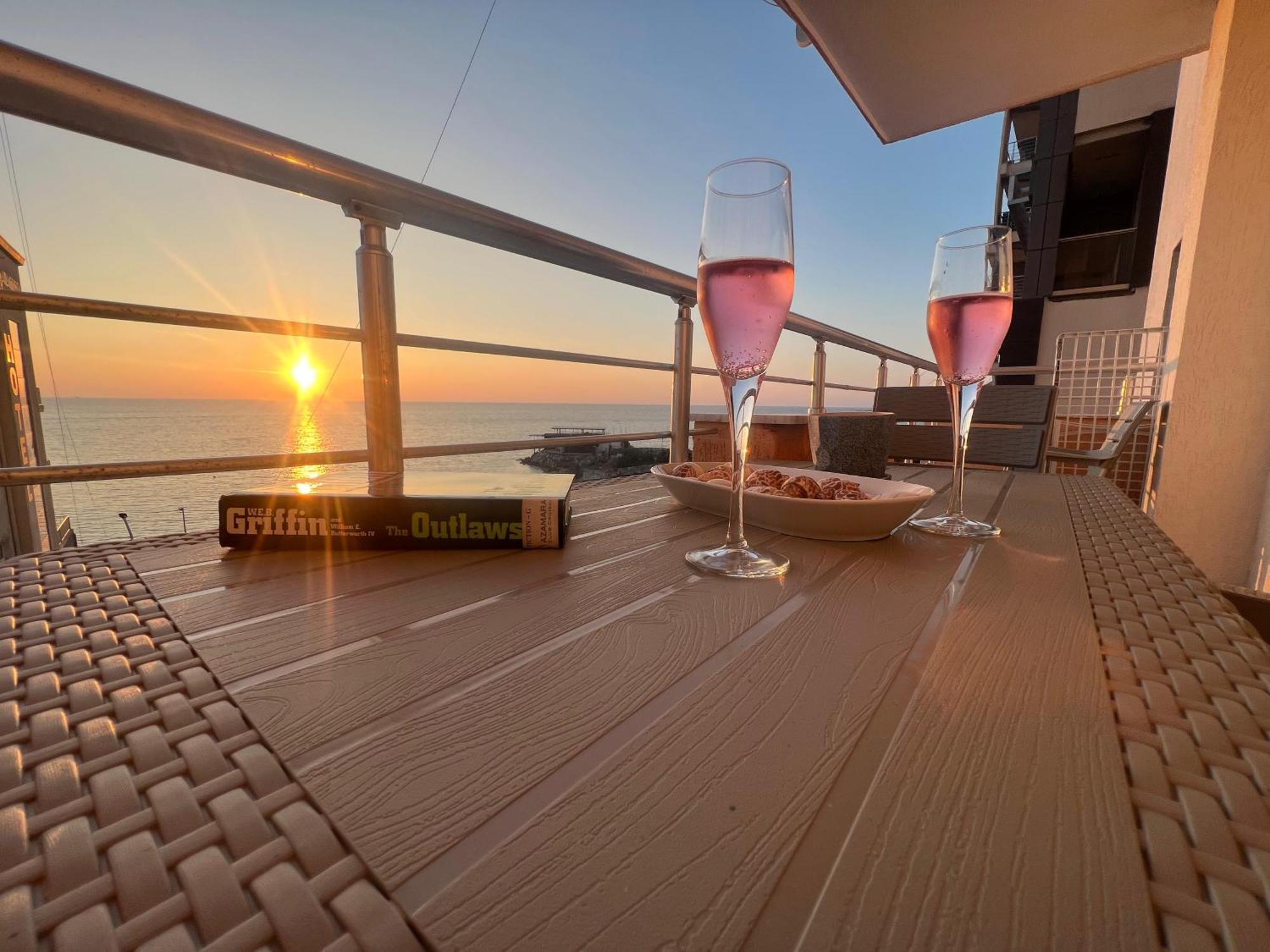 Amazing Paradise Sensation 2 Bedroom Luxury Apartment With A Jacuzzi Durrës Exteriör bild